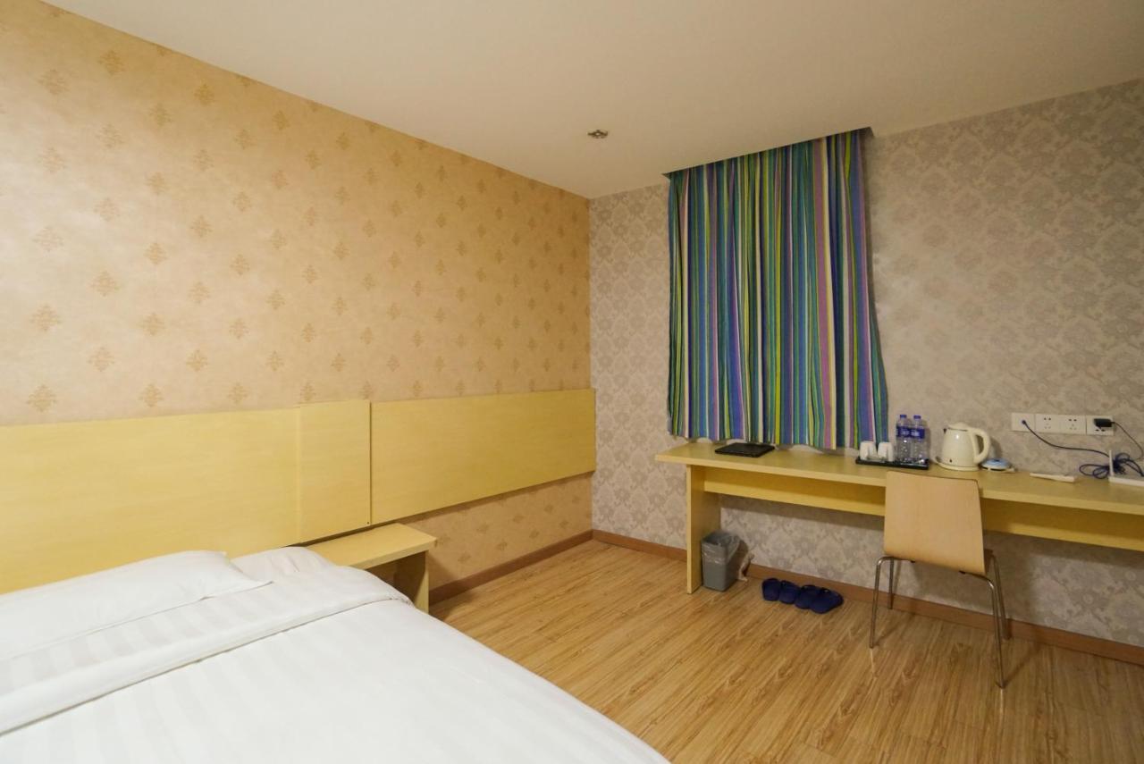 Jia Mei Xin Holiday Hotel Baiyun Airport Branch Guangzhou Eksteriør billede